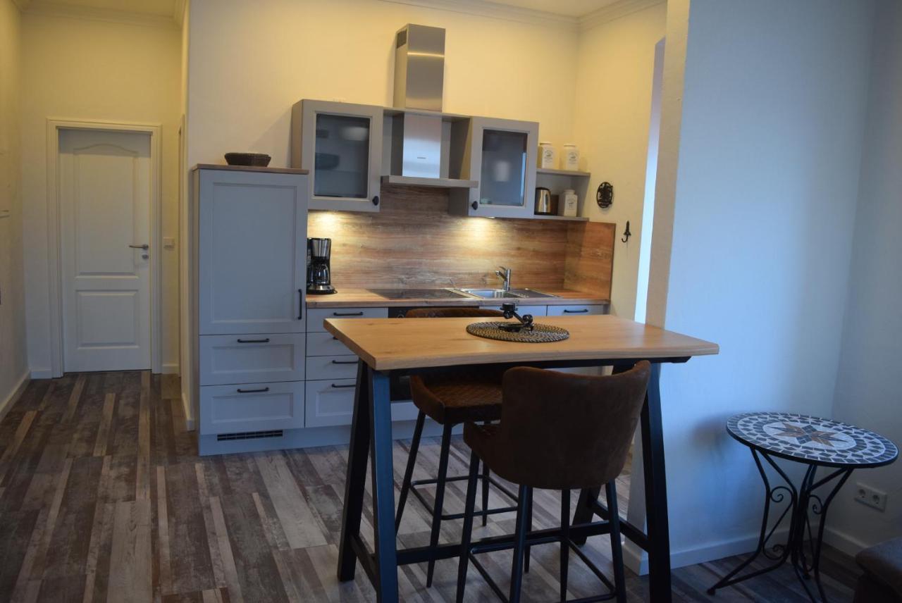 Heimathafen Ueber Hafen-Pub Apartman Pellworm Kültér fotó