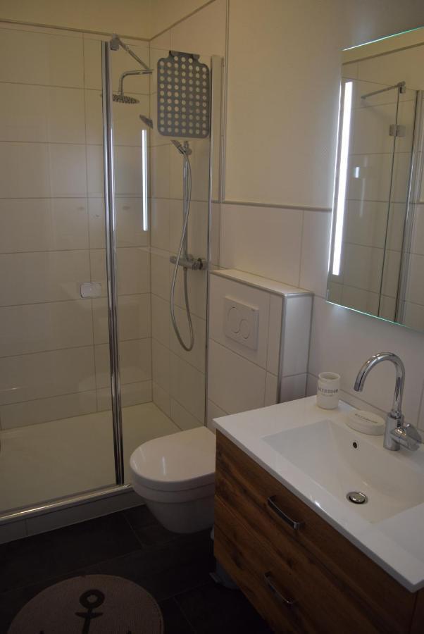 Heimathafen Ueber Hafen-Pub Apartman Pellworm Kültér fotó