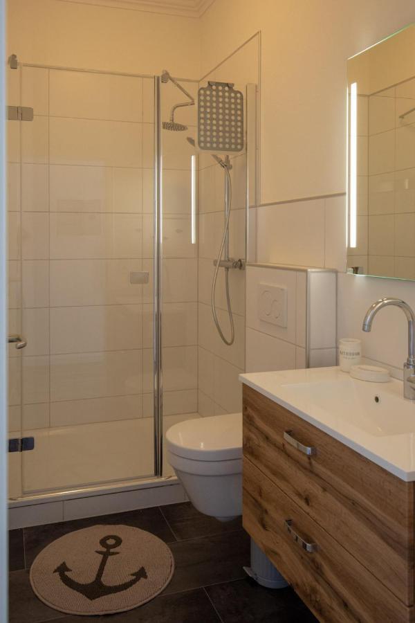 Heimathafen Ueber Hafen-Pub Apartman Pellworm Kültér fotó